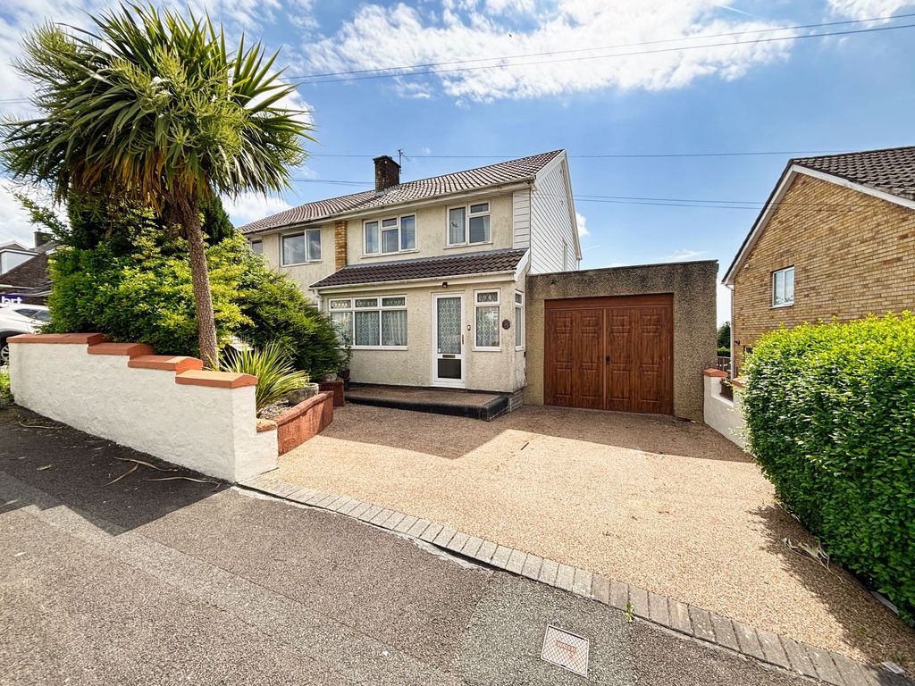 Property photo 1 of 28