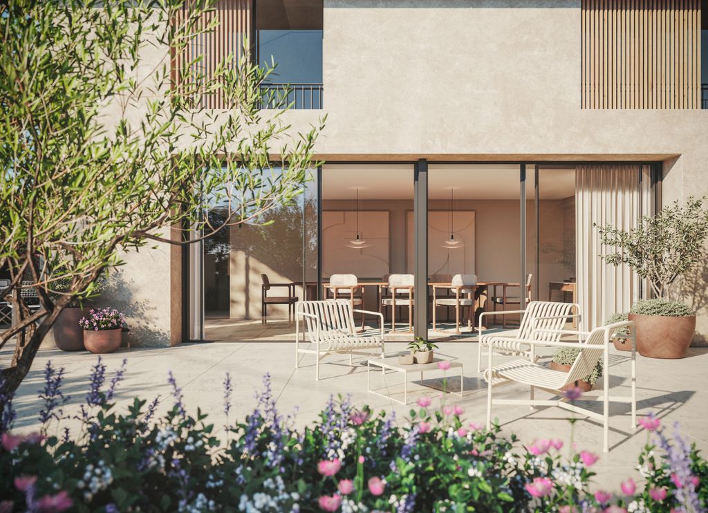 Property photo 3 of 8