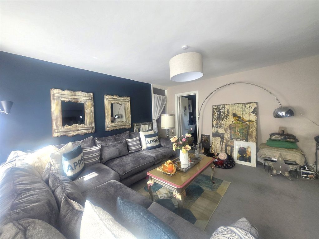 Property photo 2 of 13 Picture No. 23