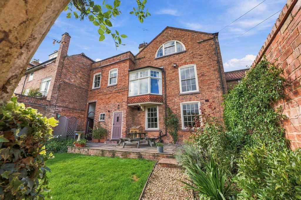 Property photo 2 of 57