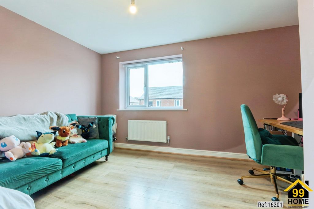 Property photo 3 of 19 Photo 2