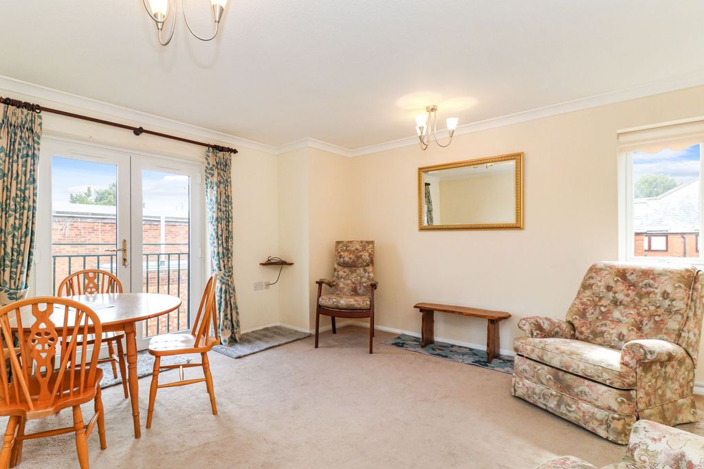 Property photo 2 of 10