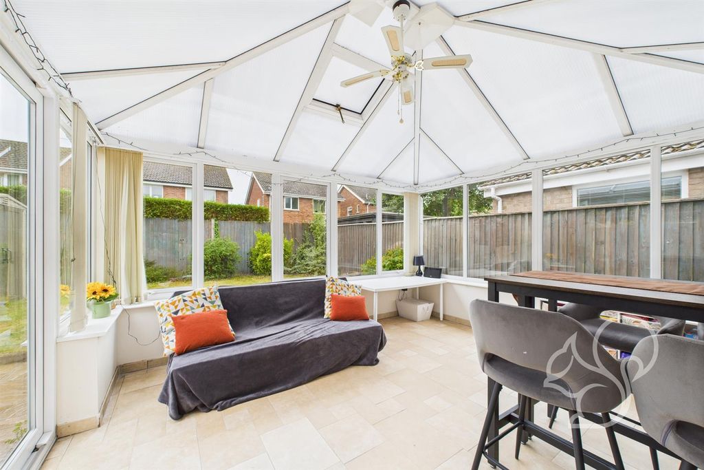 Property photo 3 of 18 Conservatory