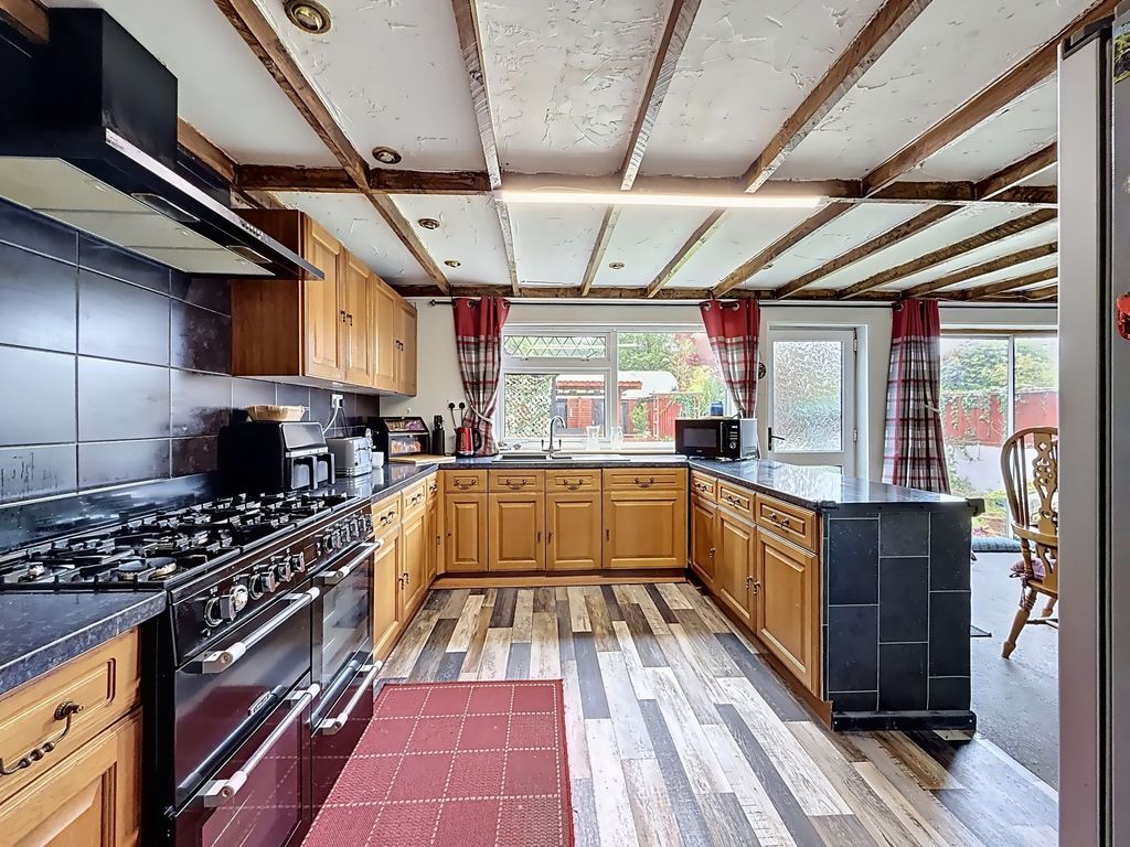 Property photo 3 of 35 Kitchen