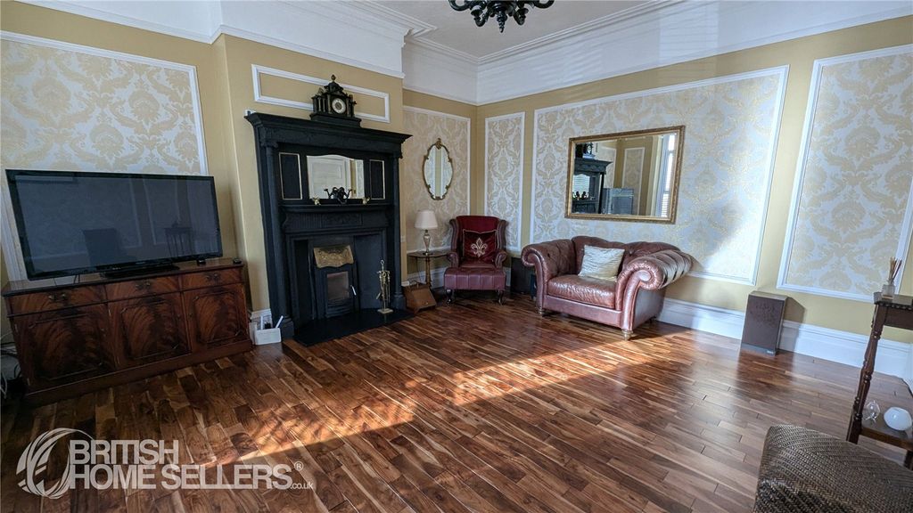 Property photo 3 of 33 Picture No. 27