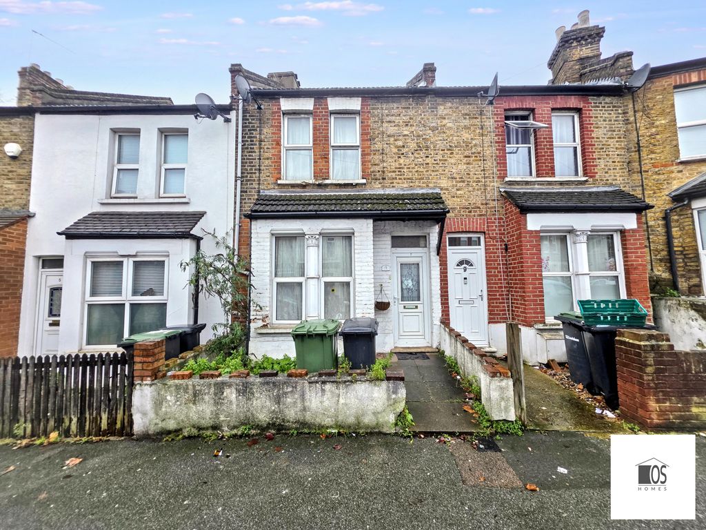 Property photo 2 of 18