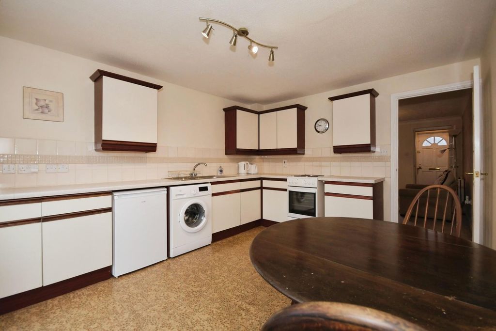 Property photo 3 of 13 Kitchen Diner 02.Jpg