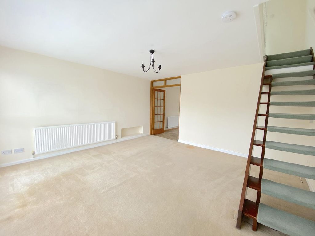 Property photo 3 of 25