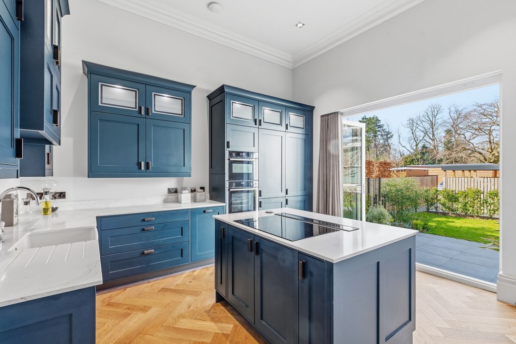 Property photo 3 of 47