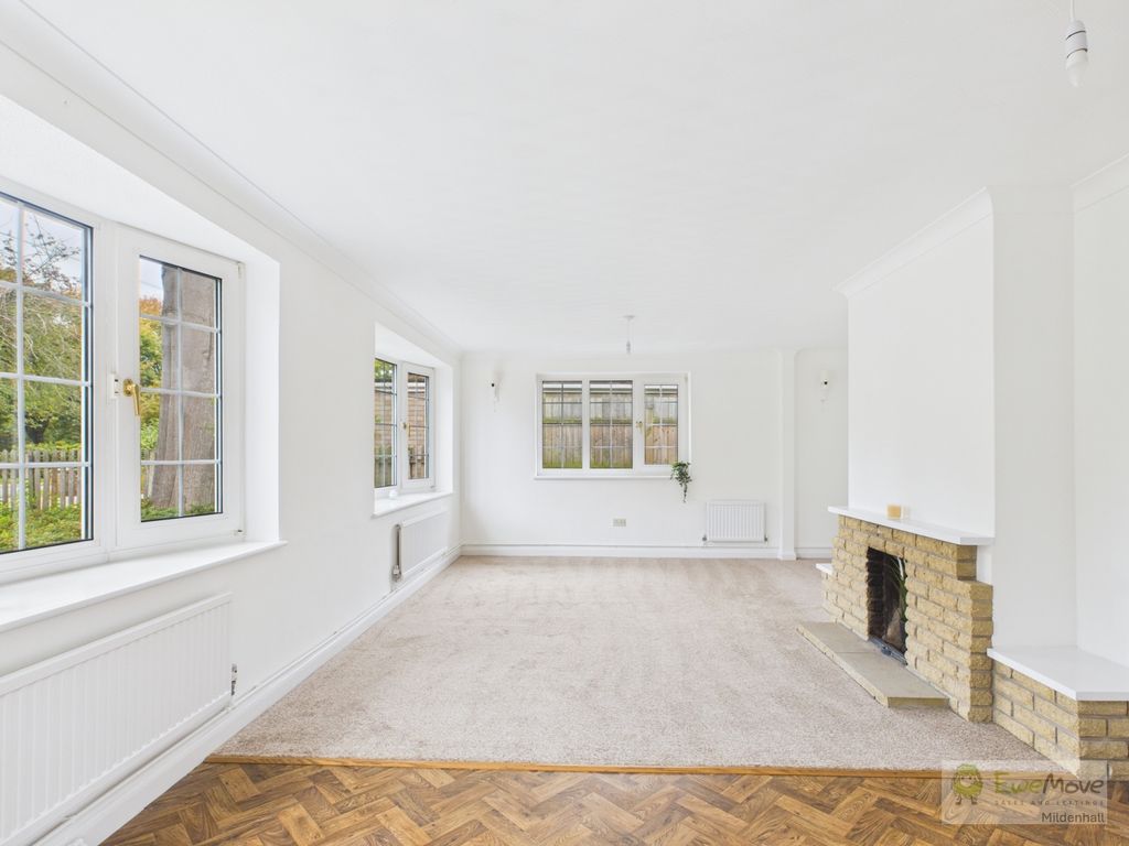 Property photo 2 of 17 Thetford Road Ewemove Mildenhall Living Room 1