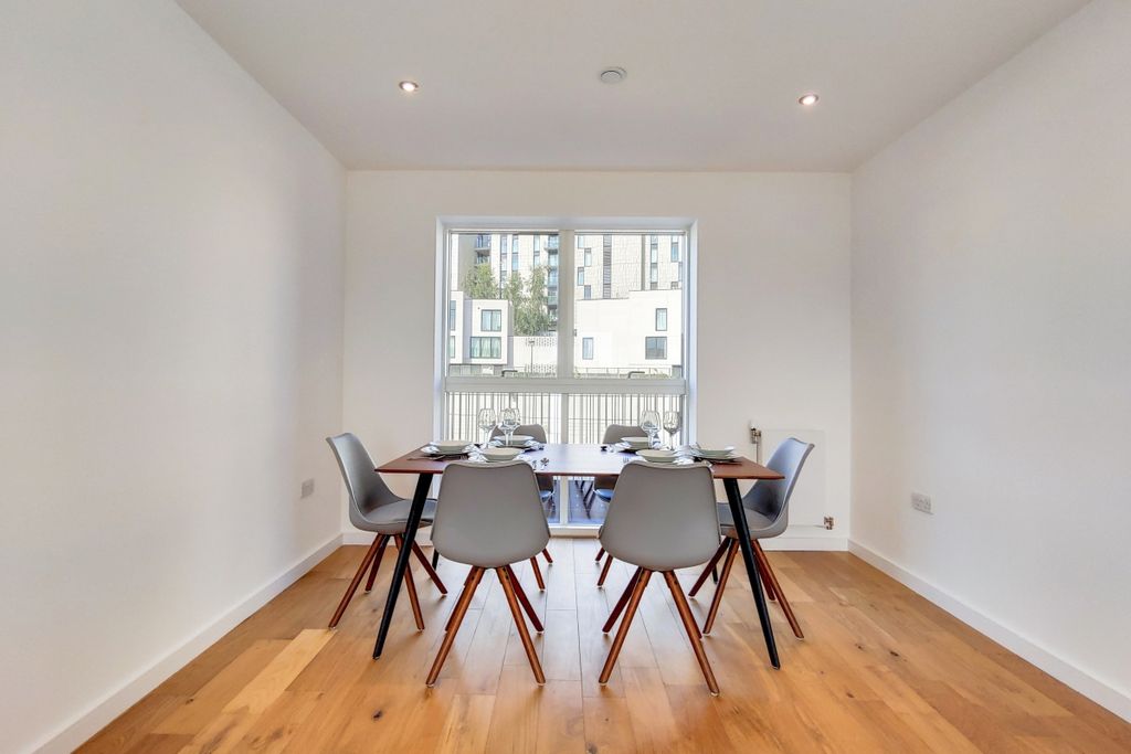 Property photo 3 of 18 3_Reception-2