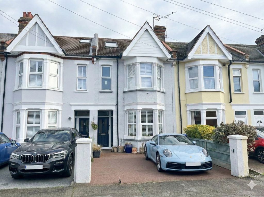 Property photo 1 of 21 With Blue Porsche