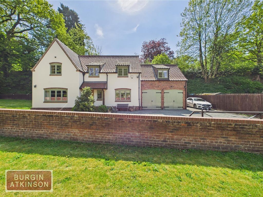 Property photo 1 of 32