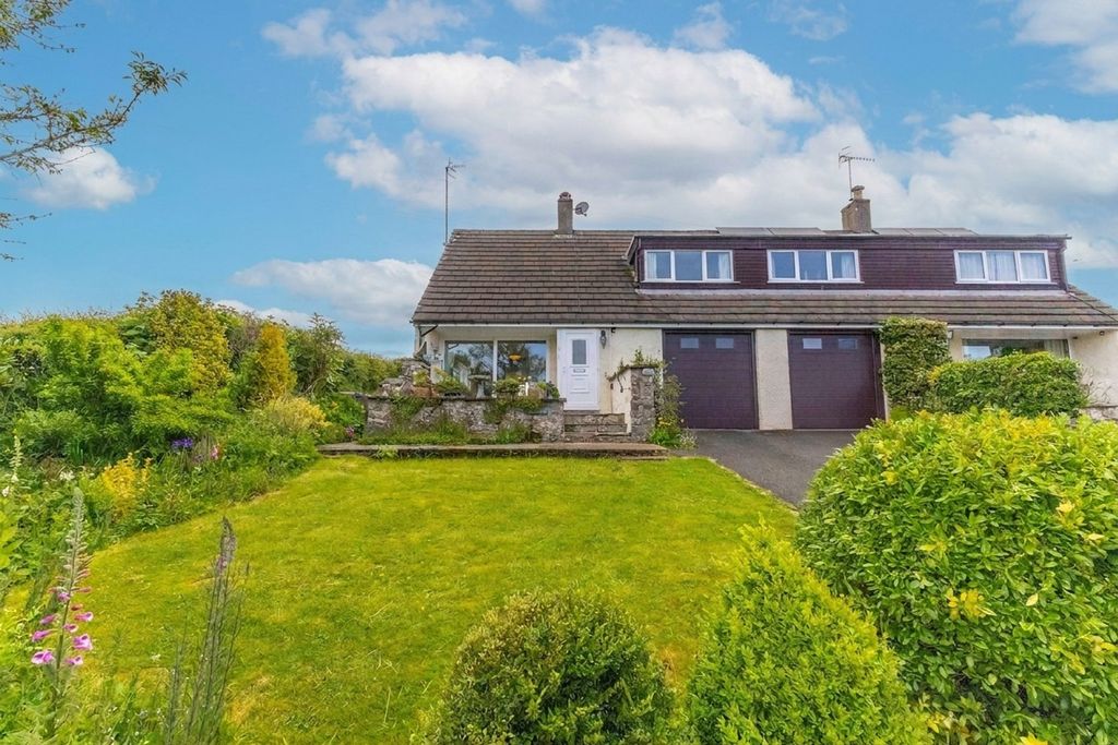 Property photo 1 of 32