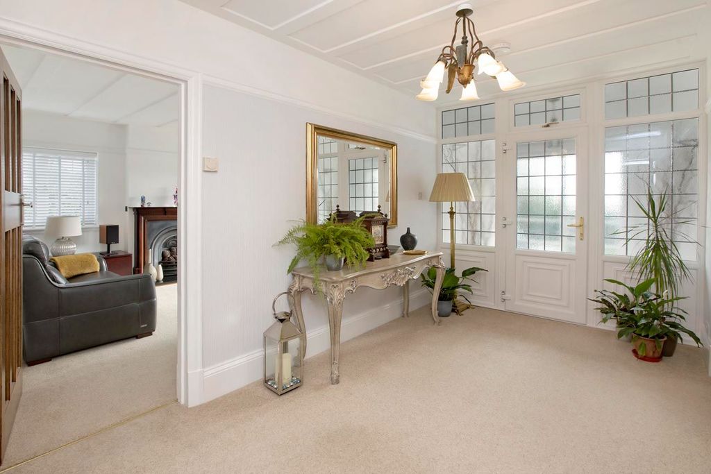 Property photo 2 of 23