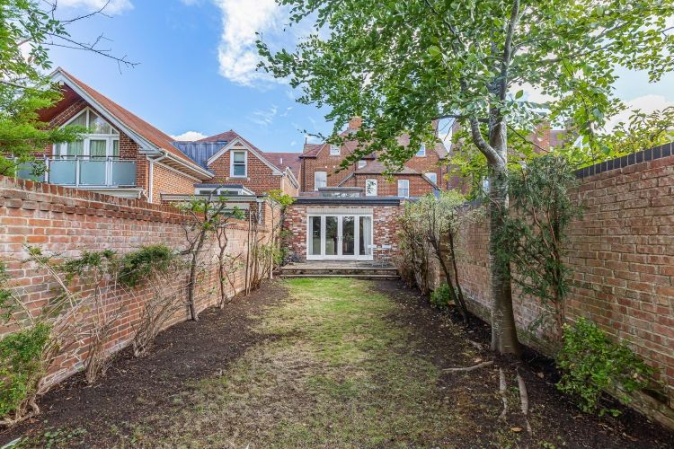 Property photo 2 of 18 303303