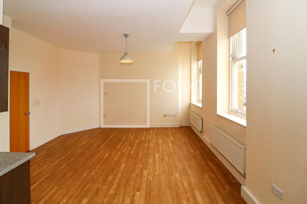 Property photo 2 of 29