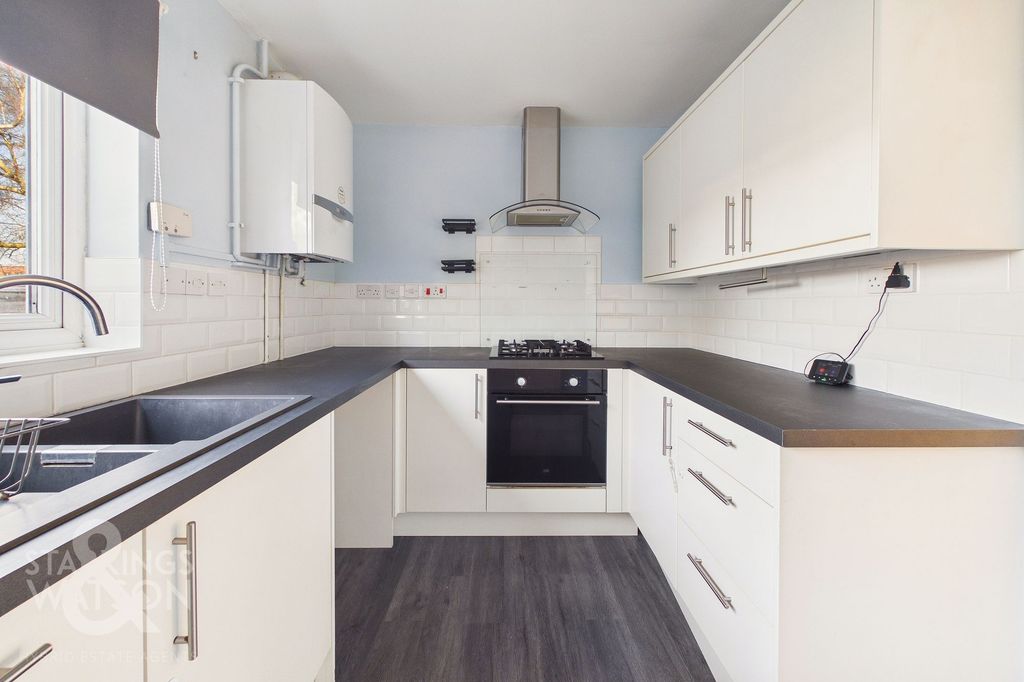 Property photo 3 of 23