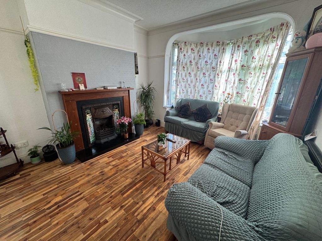 Property photo 3 of 14