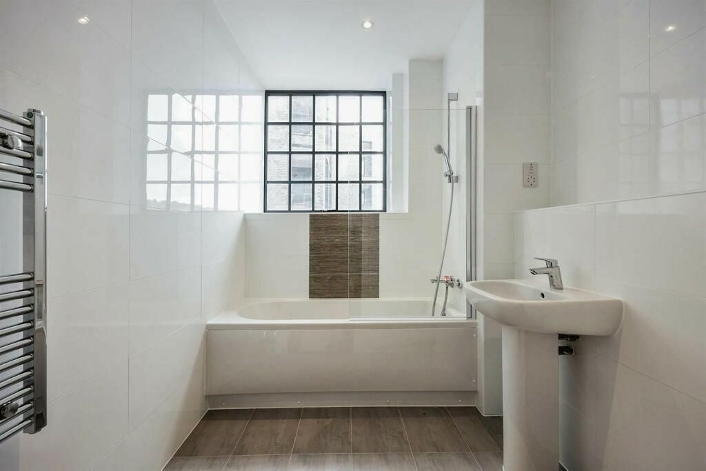 Property photo 3 of 3