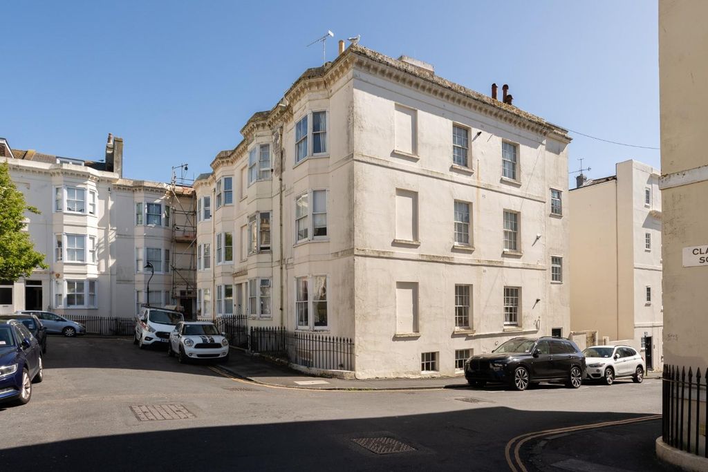 Property photo 1 of 10 Clarence Square-9.Jpg