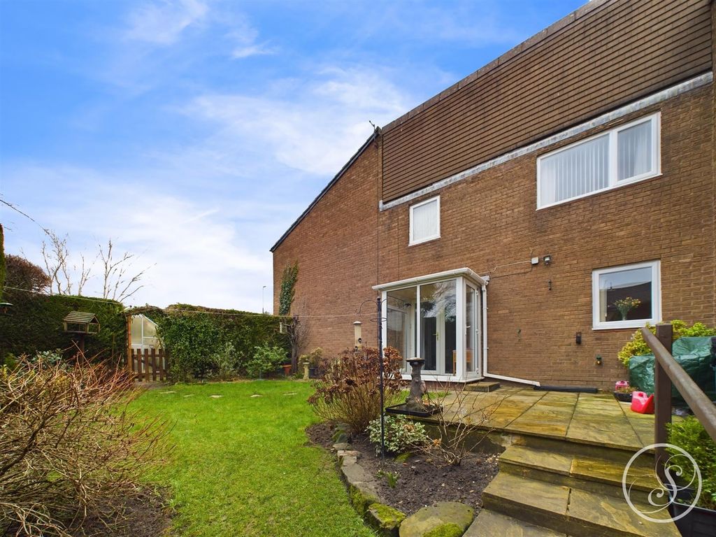 Property photo 1 of 13 30 Wayland Approach