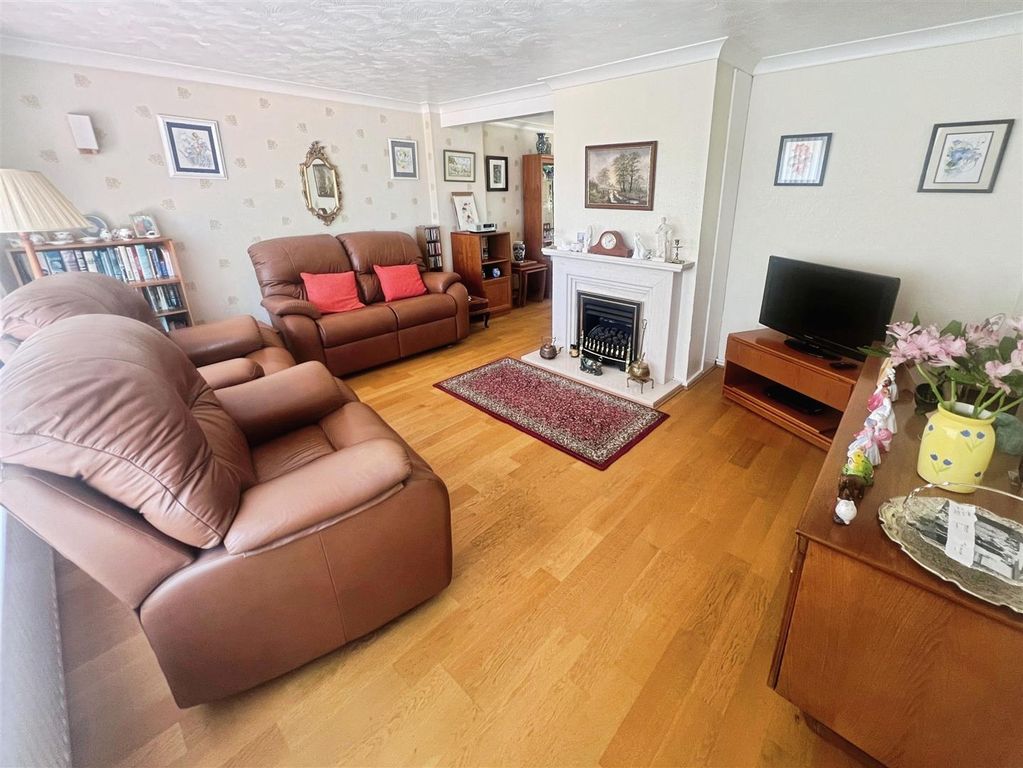 Property photo 3 of 16 Living Room