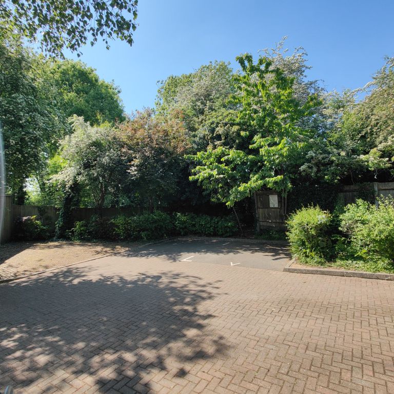 Additional image 14 of 2 bed flat for saleAlbion Way, Edenbridge TN8