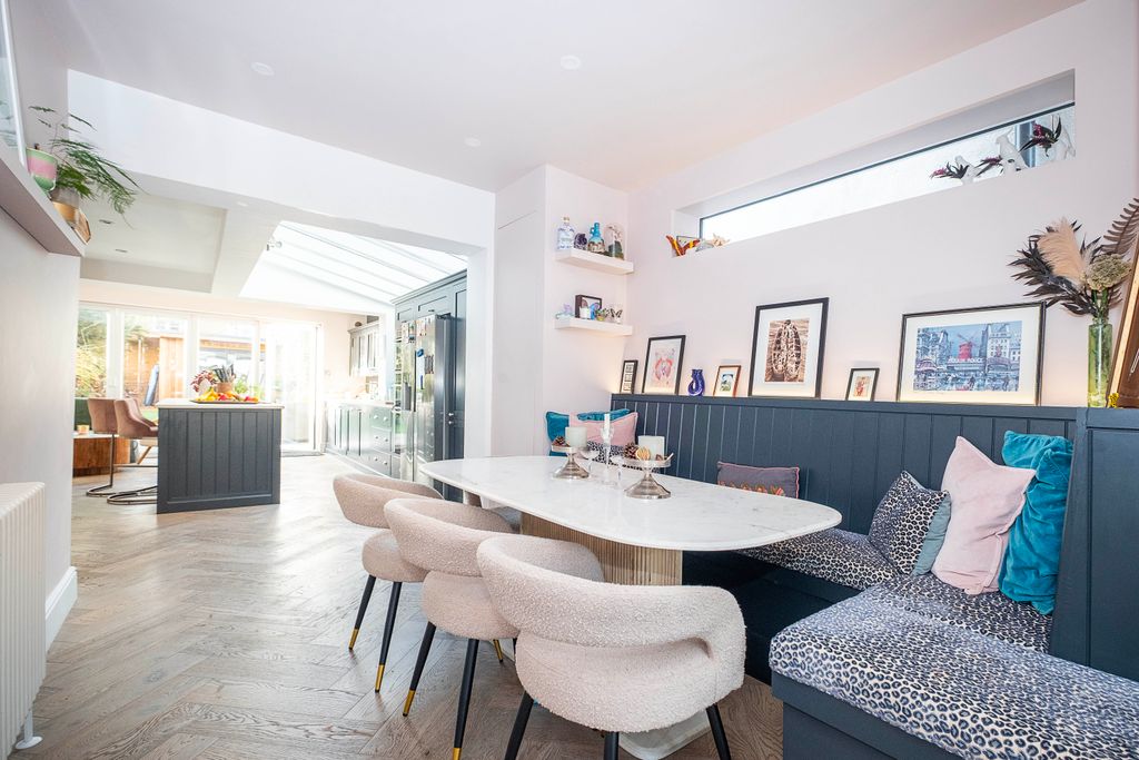 Property photo 3 of 28