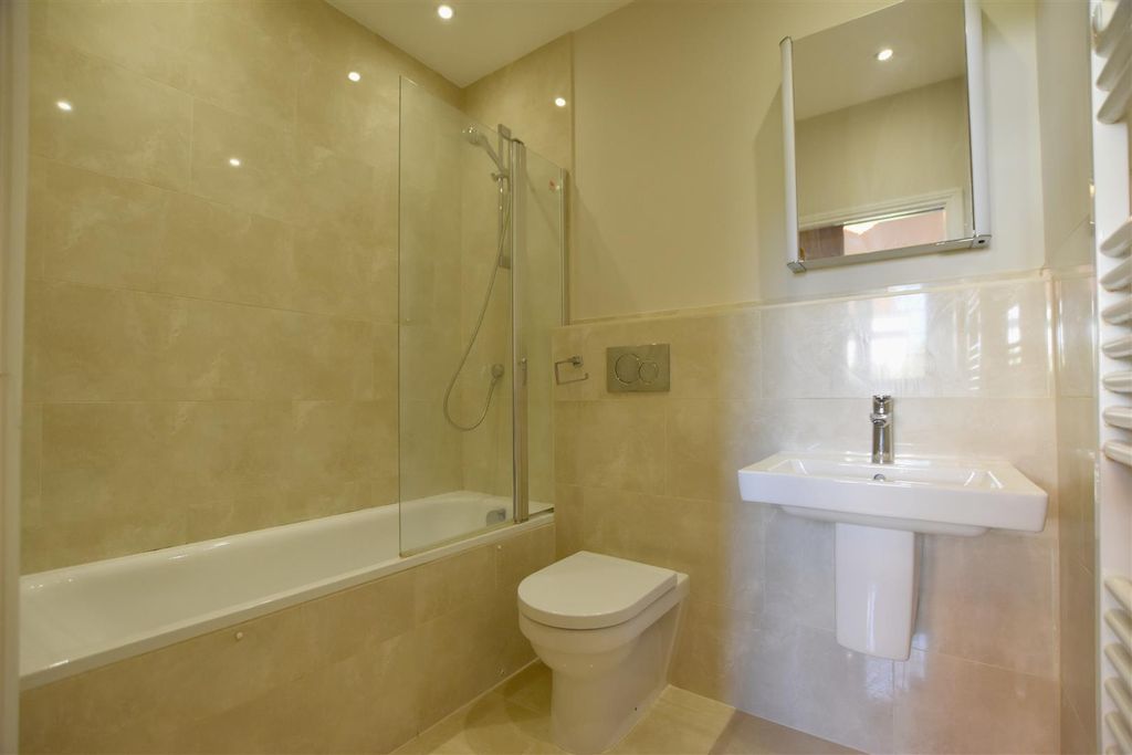 Property photo 2 of 7 Bathroom.Jpg