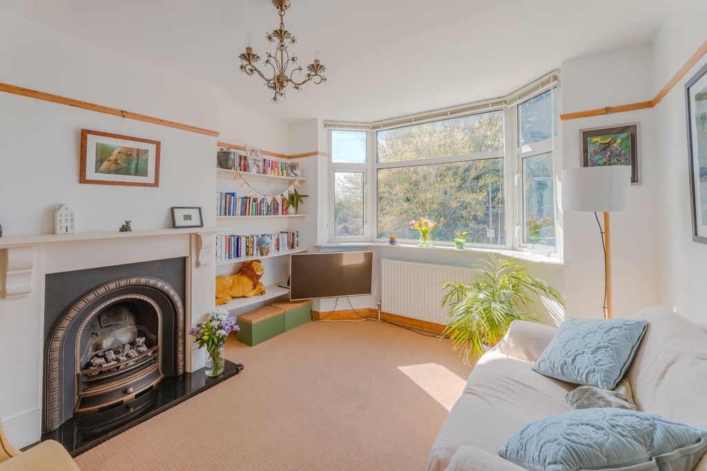 Property photo 3 of 23