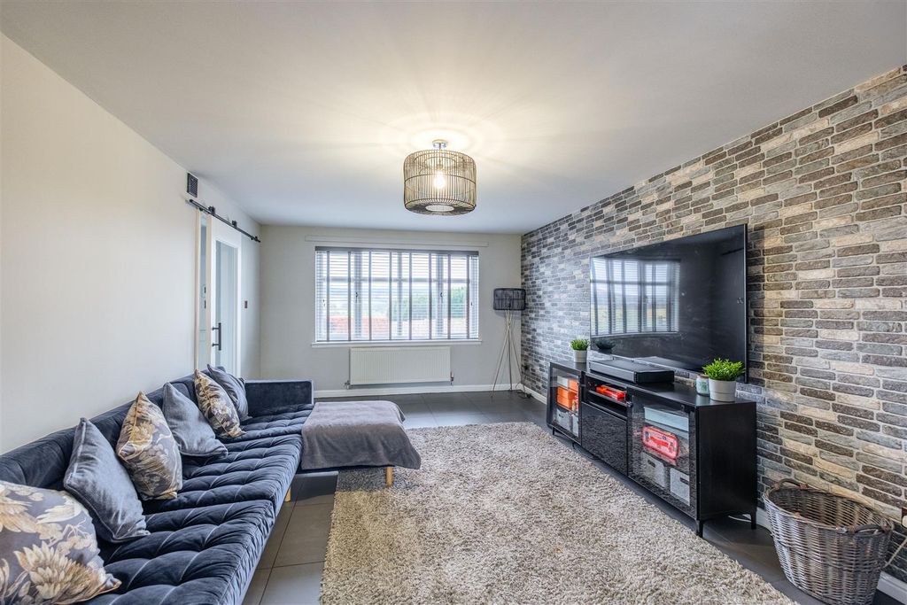 Property photo 3 of 35 Islay House-12.Jpg