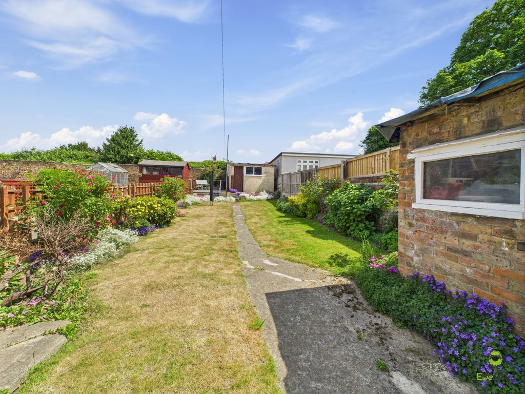Property photo 3 of 11 Presented By Kevin At Ewemove Bexleyheath And Dart