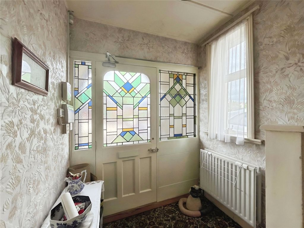 Property photo 2 of 16 Entrance Hallway