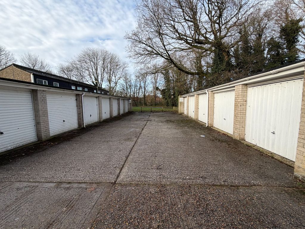 Property photo 1 of 2