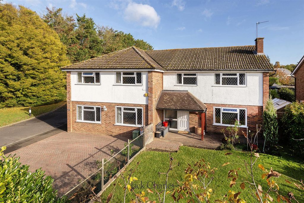 Property photo 1 of 19 1 Rutherford Way, Tn10 4Rh 003.Jpg