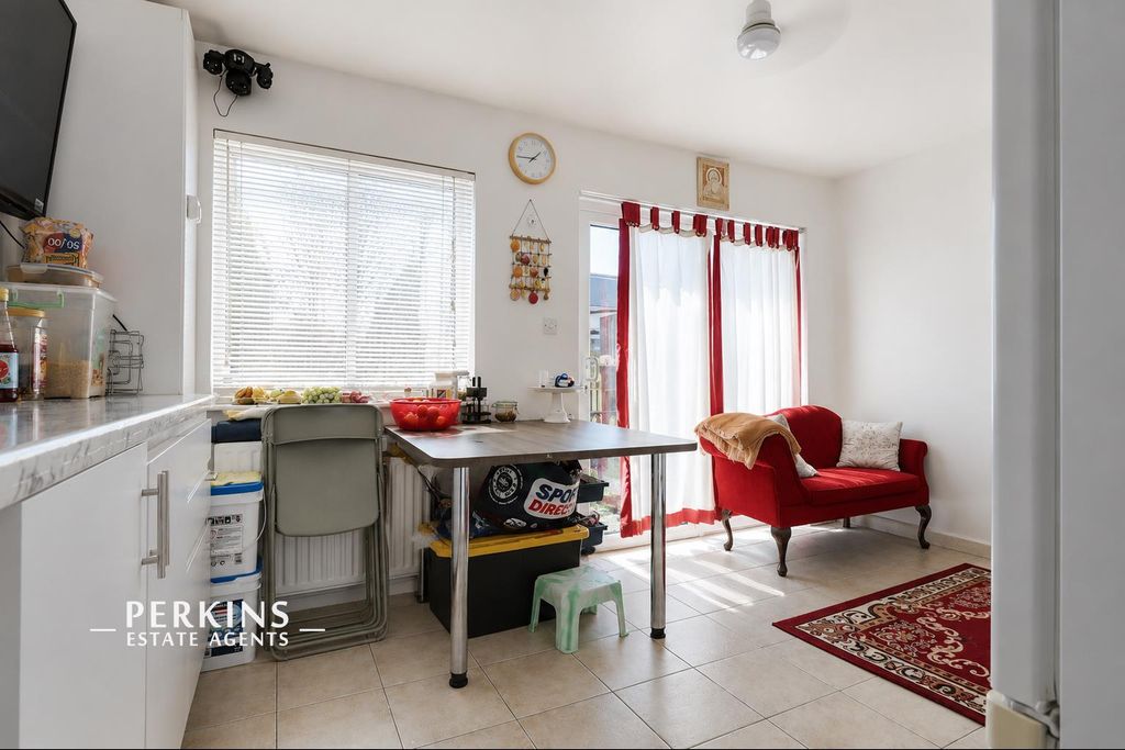 Property photo 3 of 7 Kitchen.Png
