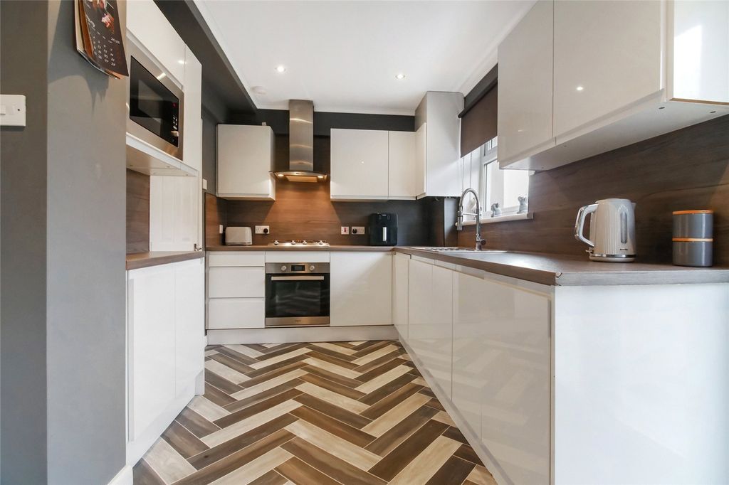 Property photo 3 of 22 Picture No. 06