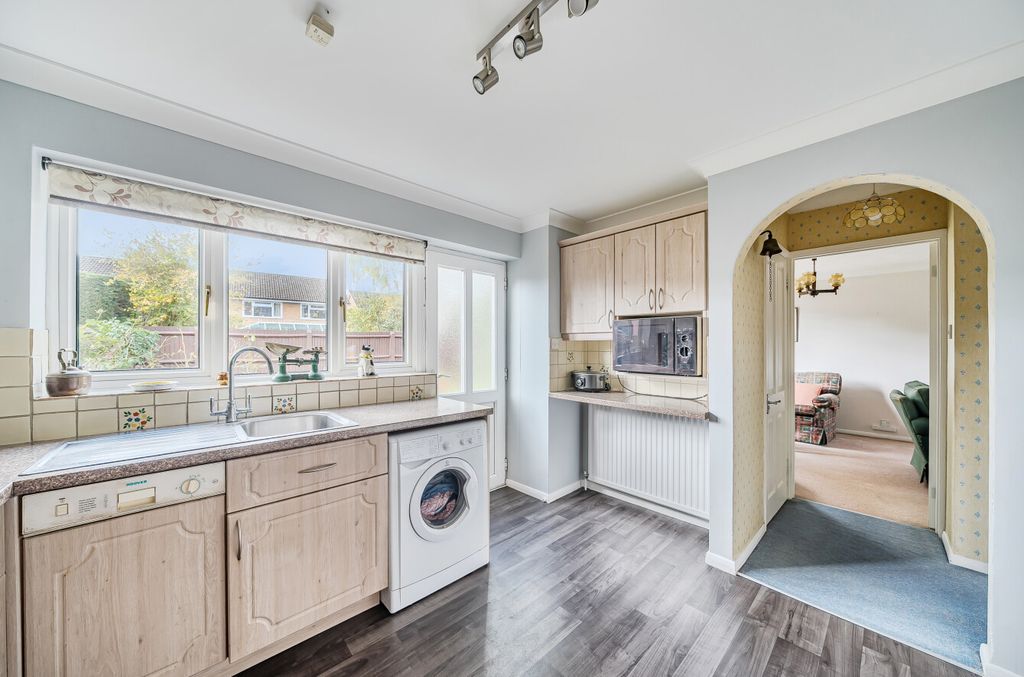 Property photo 3 of 15 1370769-6-68F75Fb...