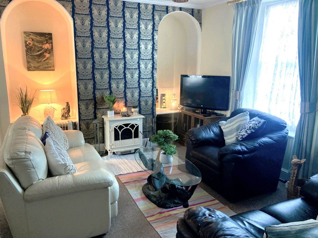 Property photo 3 of 19