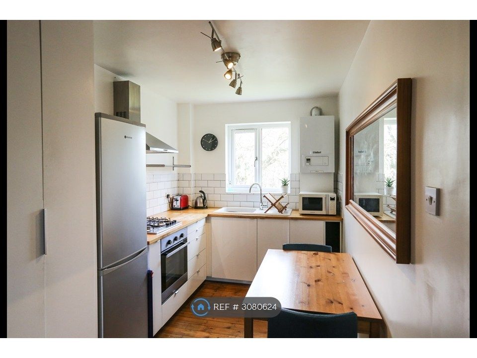 Property photo 3 of 9 Kitchen