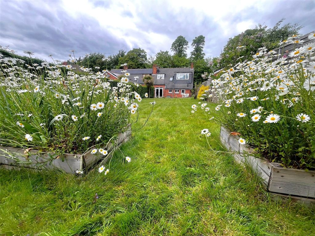 Property photo 2 of 14 Picture No. 01
