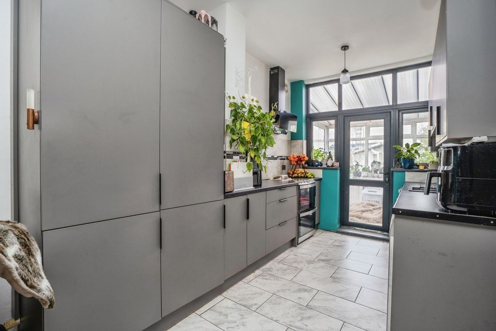 Property photo 3 of 14 Pbox-Img.Jpg