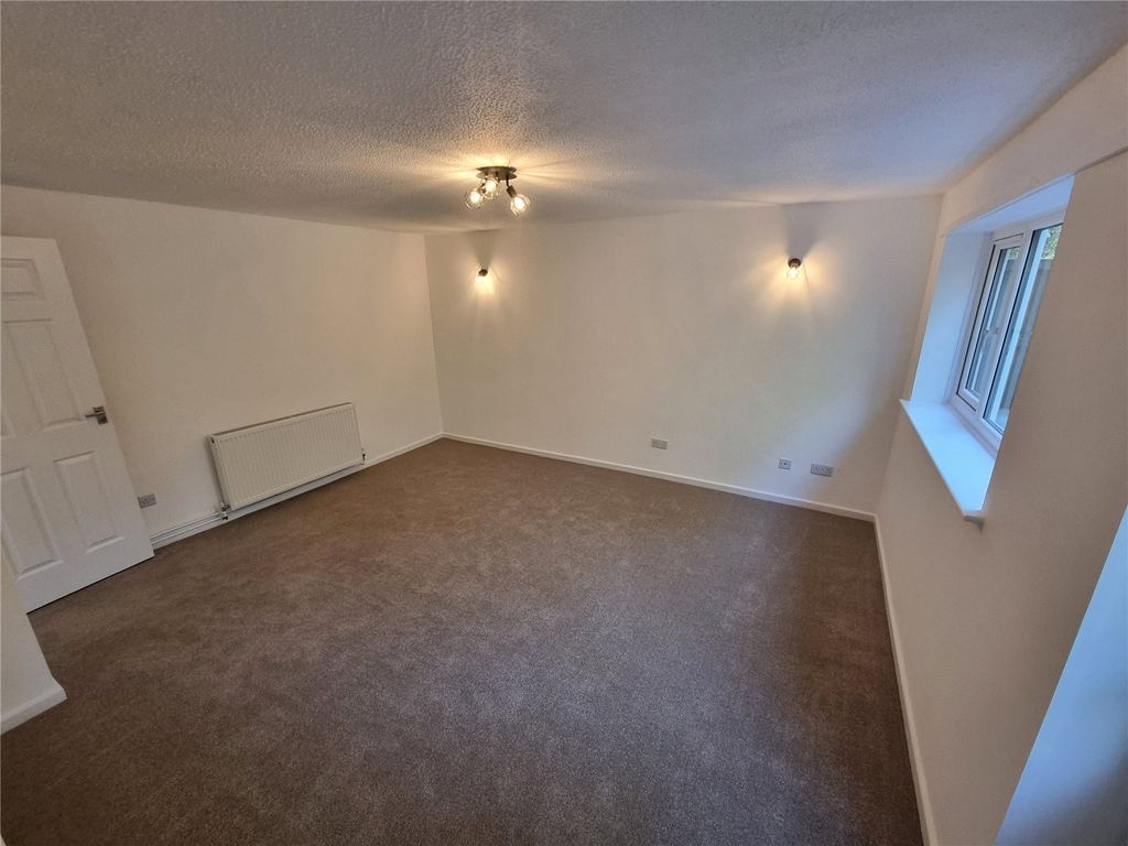 Property photo 3 of 16 Picture No. 19