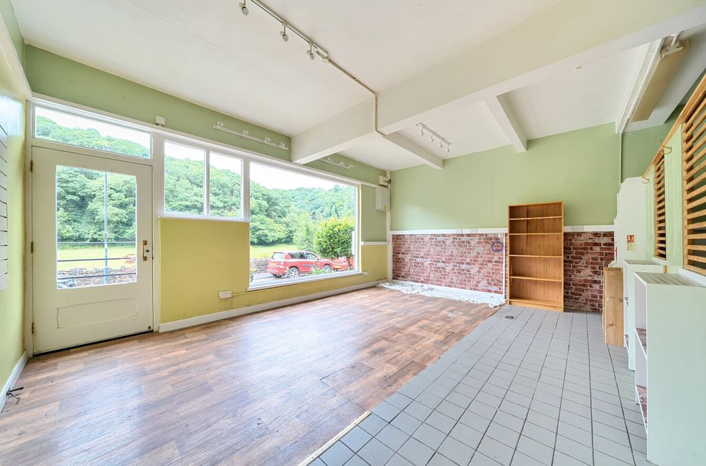 Property photo 3 of 35 3 - 1330551-20-688A63...