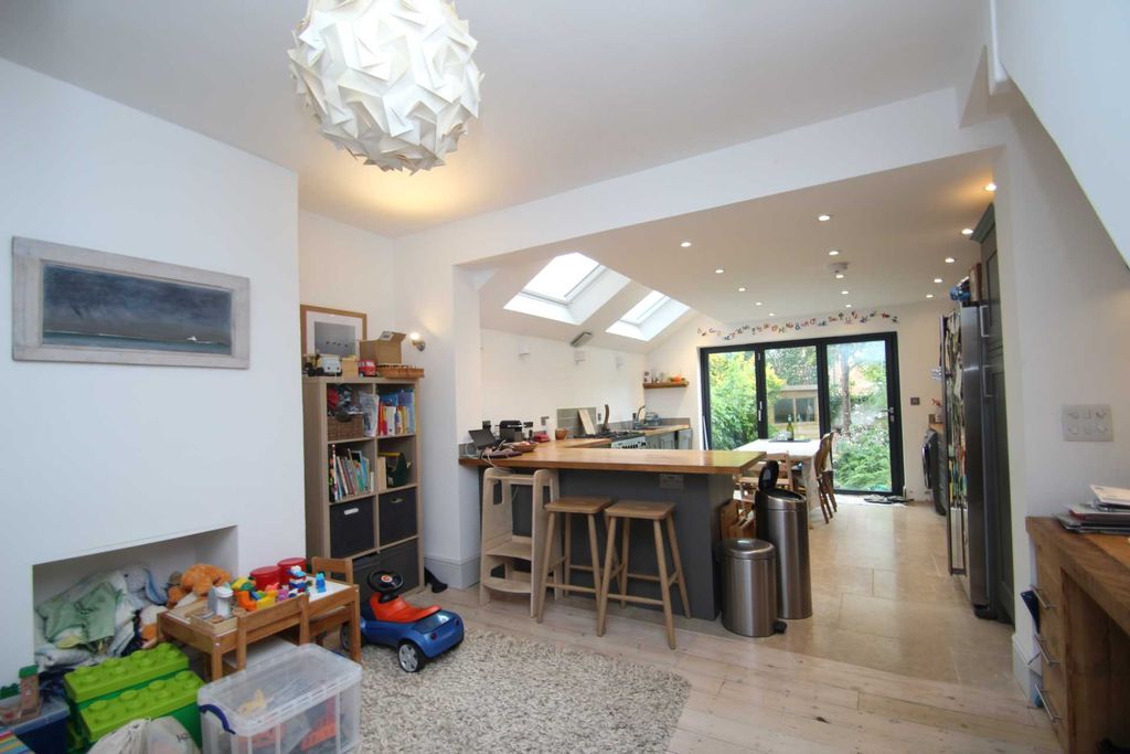 Property photo 2 of 13
