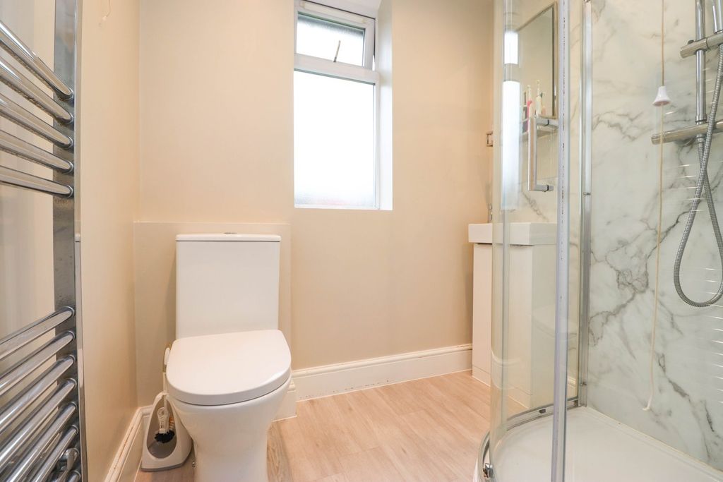 Property photo 3 of 17 Shower Room