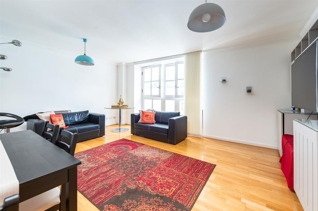 Property photo 3 of 10 Flat 53 38 Jamestown Road Nw1 7By-1.Jpg