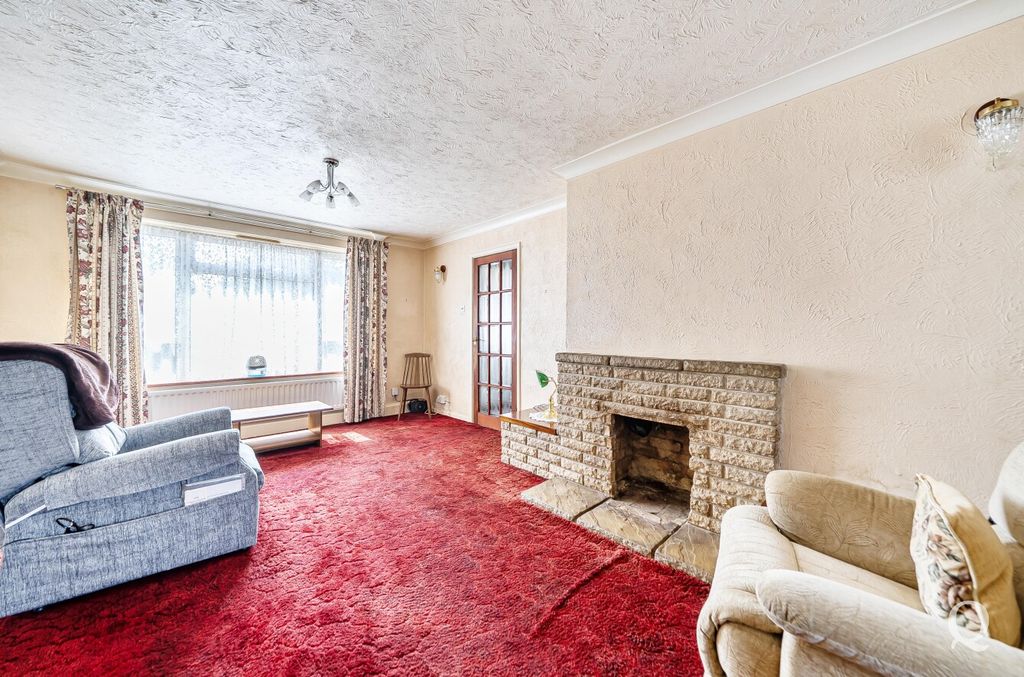 Property photo 3 of 21 0d9E5302-9d70-4B1...