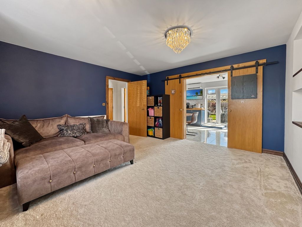 Property photo 3 of 21